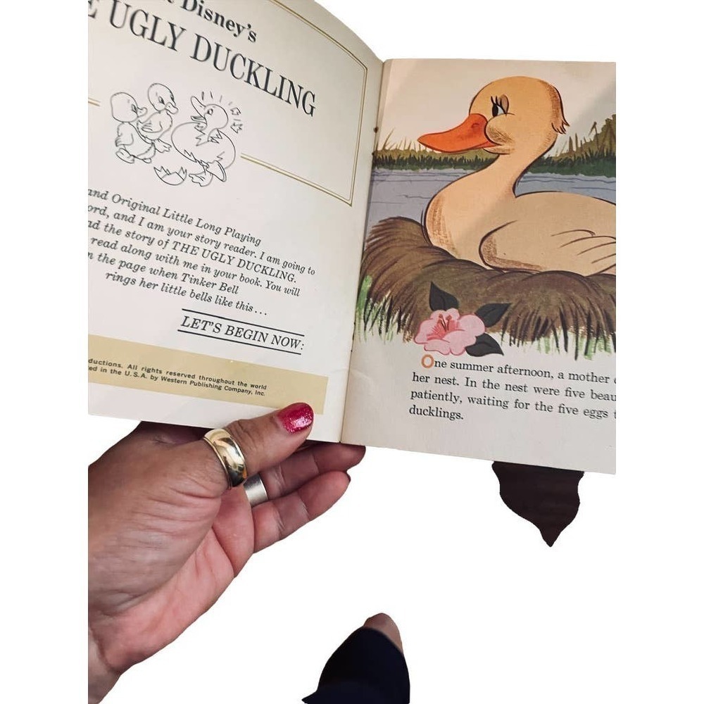 VINTAGE The ugly Duckling read along record book - Picture 2 of 5